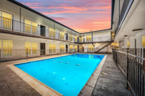 Cute and Stylish 1BR Apt with Pool & Free Park